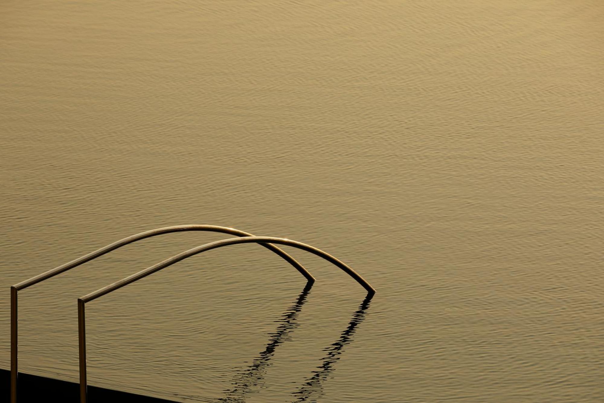 Minos Palace Resort - Adults Only Ágios Nikolaos Exterior foto The river at sunset