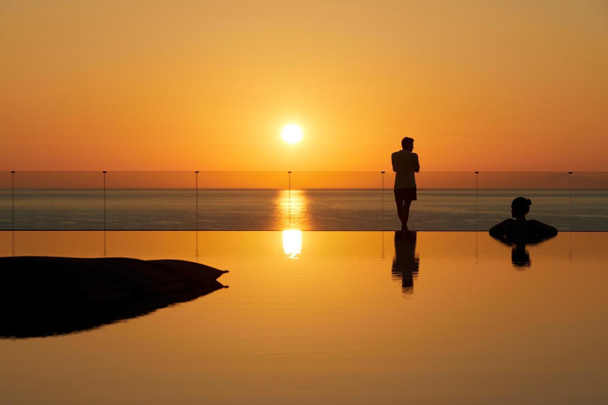 Minos Palace Resort - Adults Only Ágios Nikolaos Exterior foto Sunset at the Dead Sea